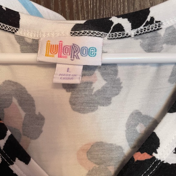 Lularoe Bailey Y-Neck Top - Picture 4 of 4